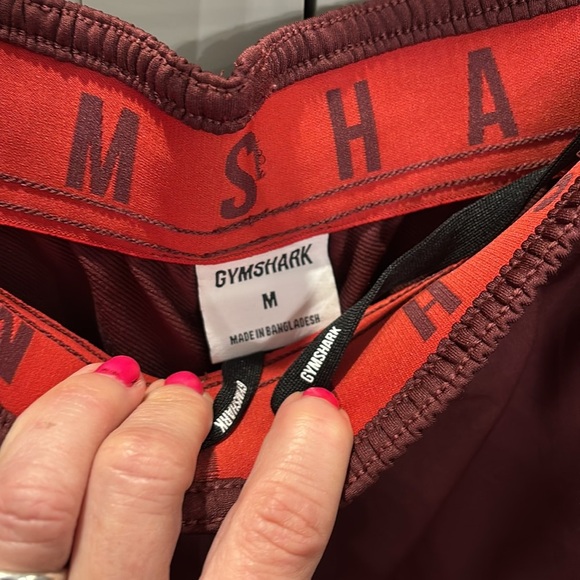 Gym shark men’s M tee and maroon sweatpants - Picture 6 of 8